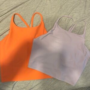 Old navy sports bras like new